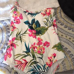 Billabong one piece NWT